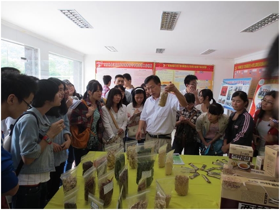 化生系2011级生物技术专业见习活动圆满结束